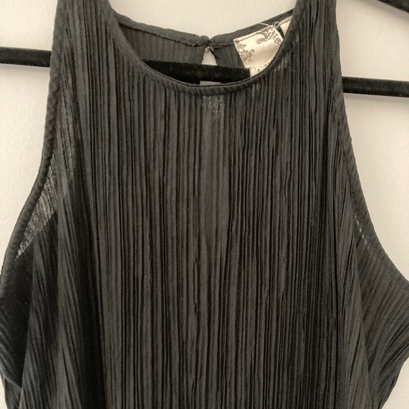 Black top - Picture 2 of 4